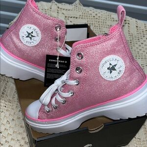 Converse woman/ Kids Glittery Pink High-Tops US 5 also think they can fit woman